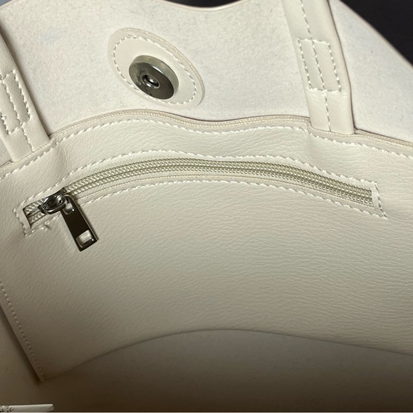 Miniso Limited Edition Moomins Pleather Beige Tote Bag - Picture 6 of 12